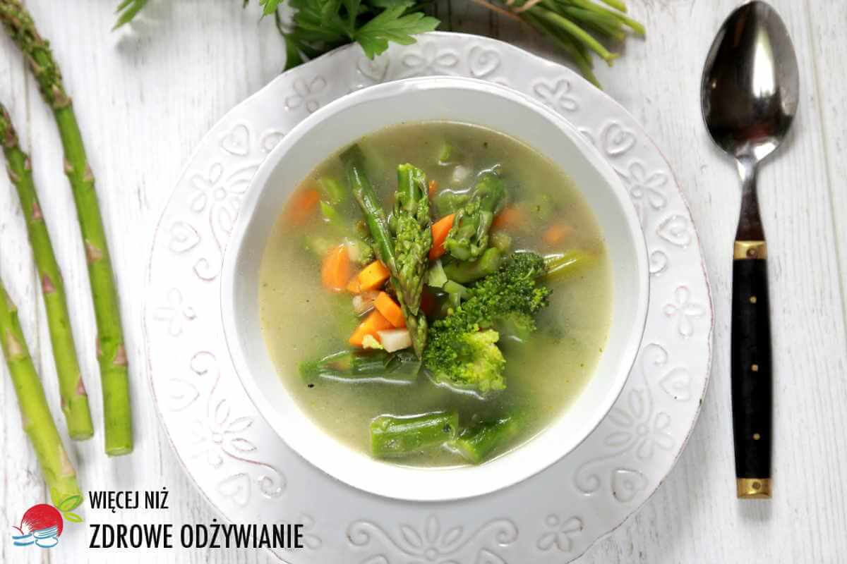 Zupa z brokułem i szparagami